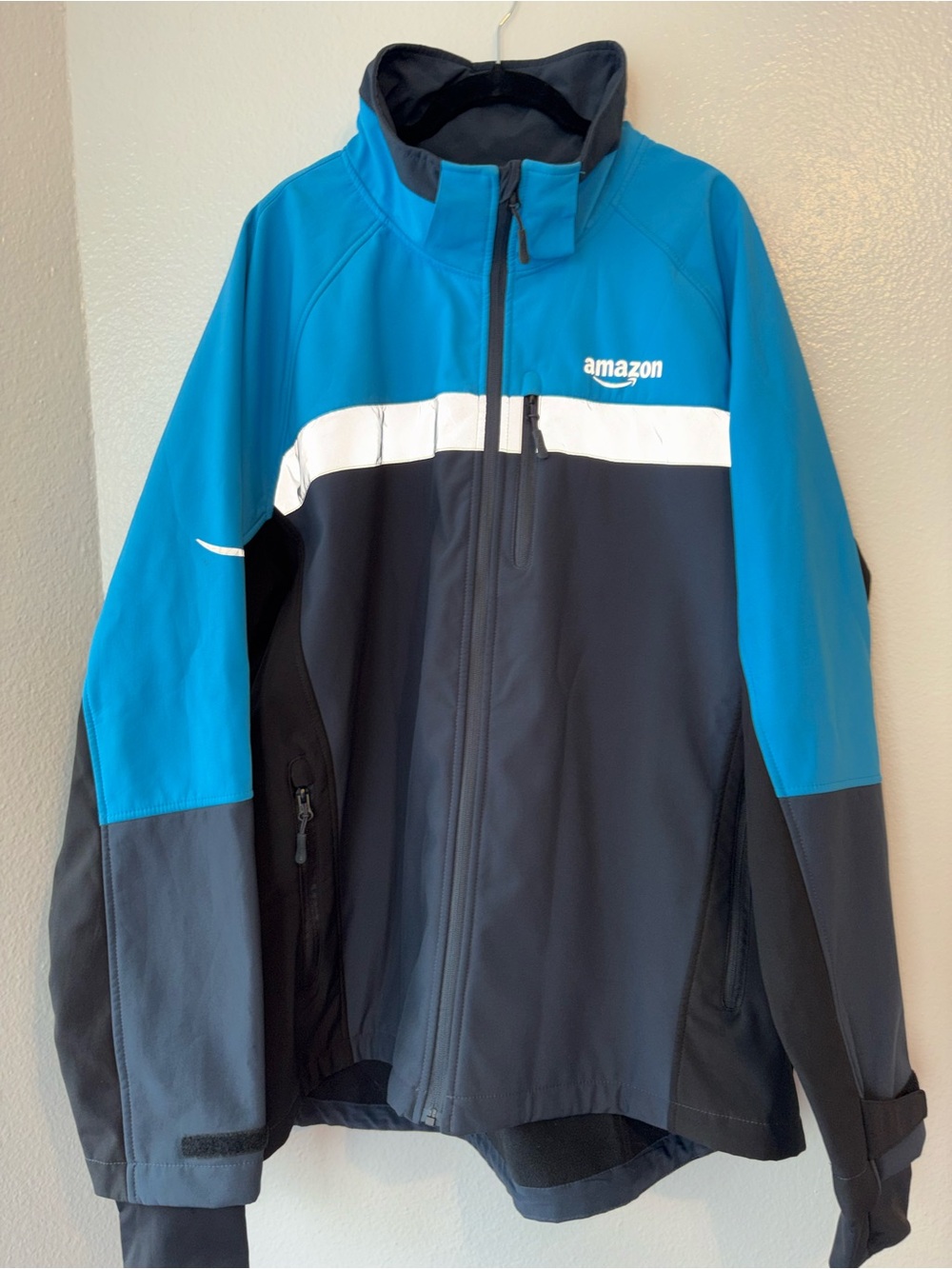 Official Amazon Driver Luly Yang Insulated Reflective Hooded Jacket Men’s XXL - Picture 8 of 15